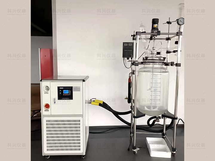 1594001288315535.jpg 防爆玻璃反應釜.jpg